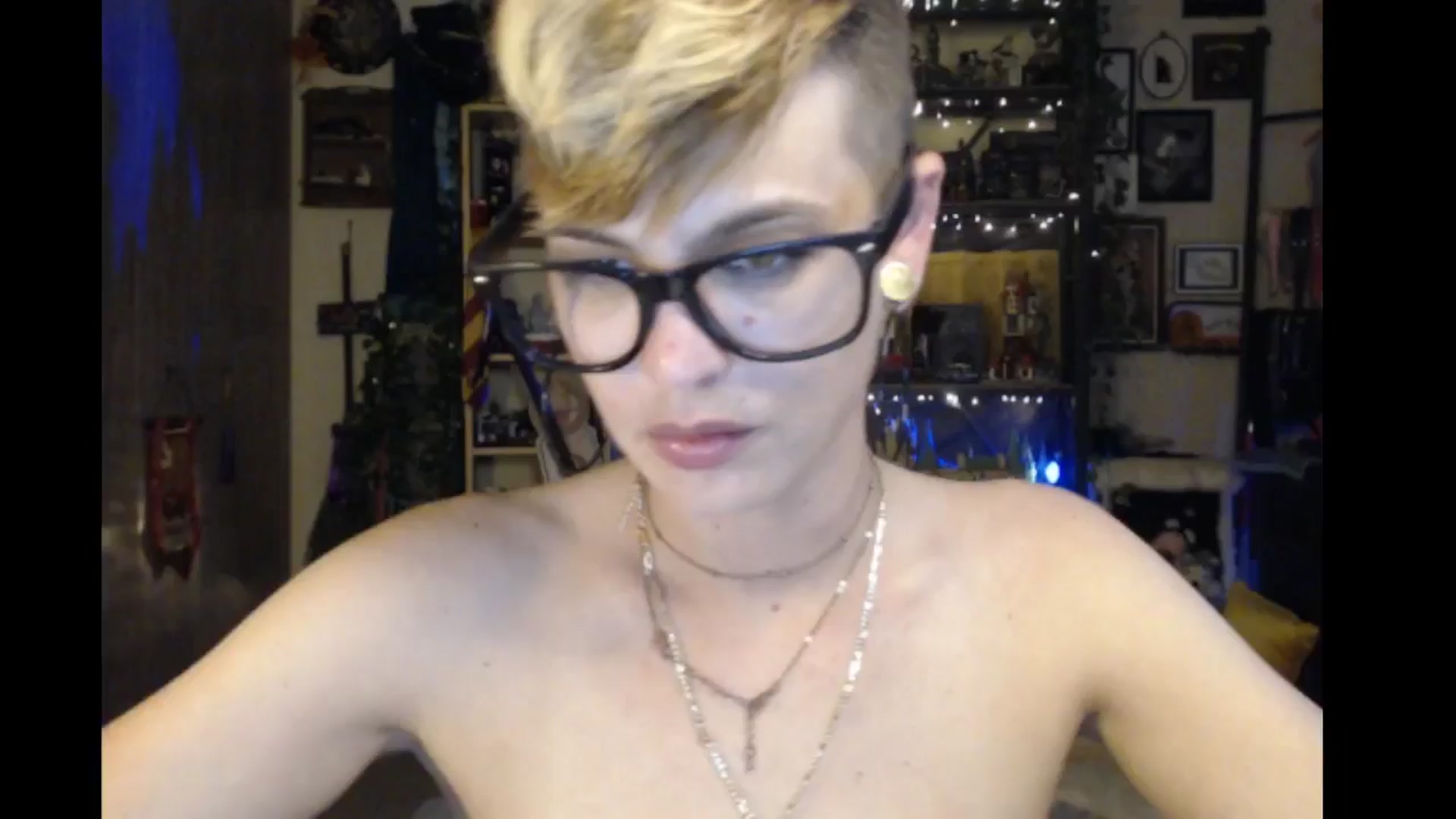 Gallery image thumbnail from Ancored's myfreecams stream on, 08/29/2024, 01:06 image 10 of 20