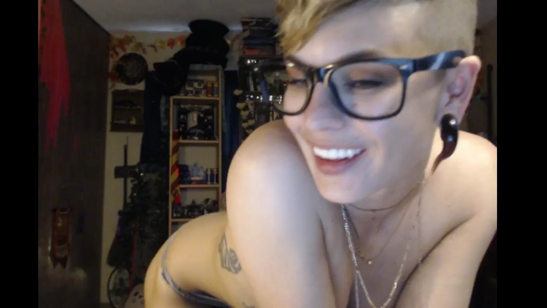 Gallery image thumbnail from Ancored's myfreecams stream on, 08/29/2024, 22:47 image 7 of 20
