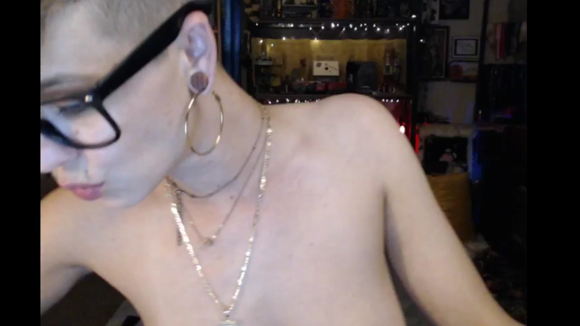 Gallery image thumbnail from Ancored's myfreecams stream on, 08/31/2024, 24:19 image 9 of 20