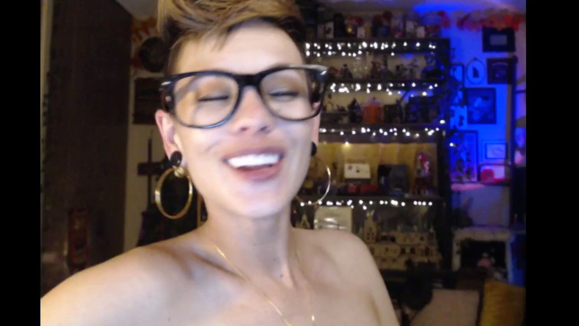 Gallery image thumbnail from Ancored's myfreecams stream on, 09/10/2024, 02:03 image 18 of 20