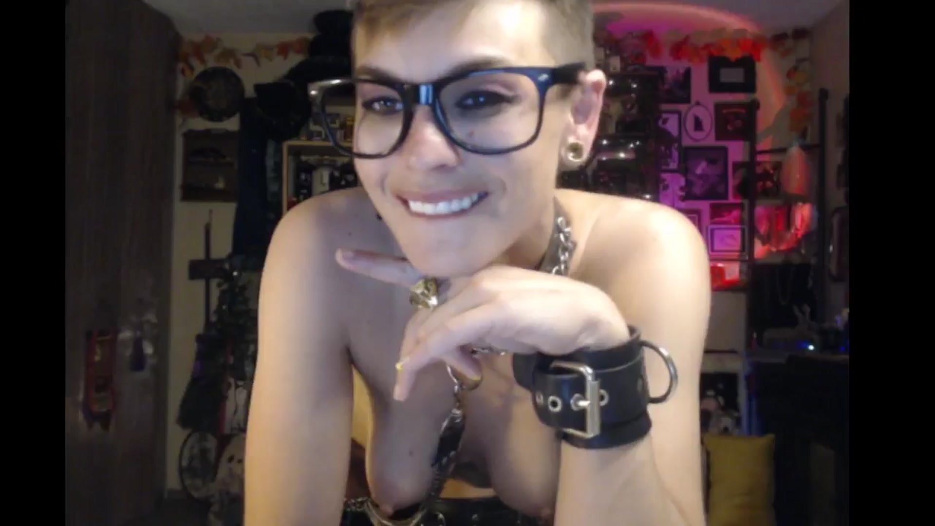 Gallery image thumbnail from Ancored's myfreecams stream on, 09/12/2024, 02:00 image 4 of 20