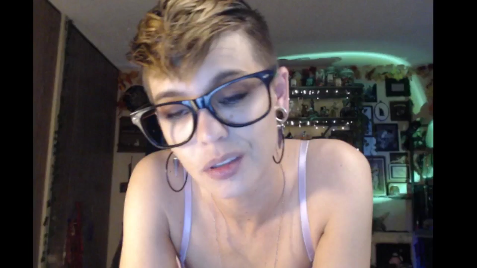 Gallery image thumbnail from Ancored's myfreecams stream on, 09/14/2024, 24:42 image 11 of 20