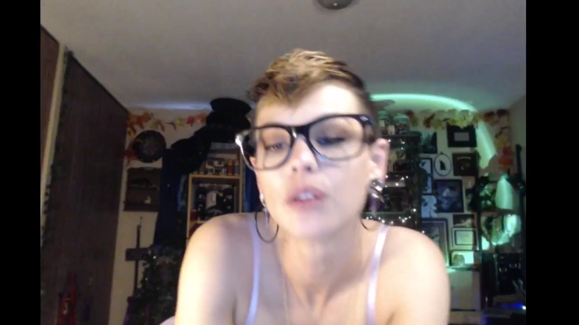 Gallery image thumbnail from Ancored's myfreecams stream on, 09/14/2024, 24:42 image 8 of 20