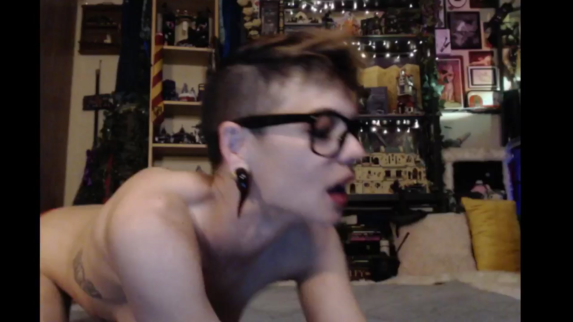 Gallery image thumbnail from Ancored's myfreecams stream on, 09/15/2024, 01:20 image 7 of 20