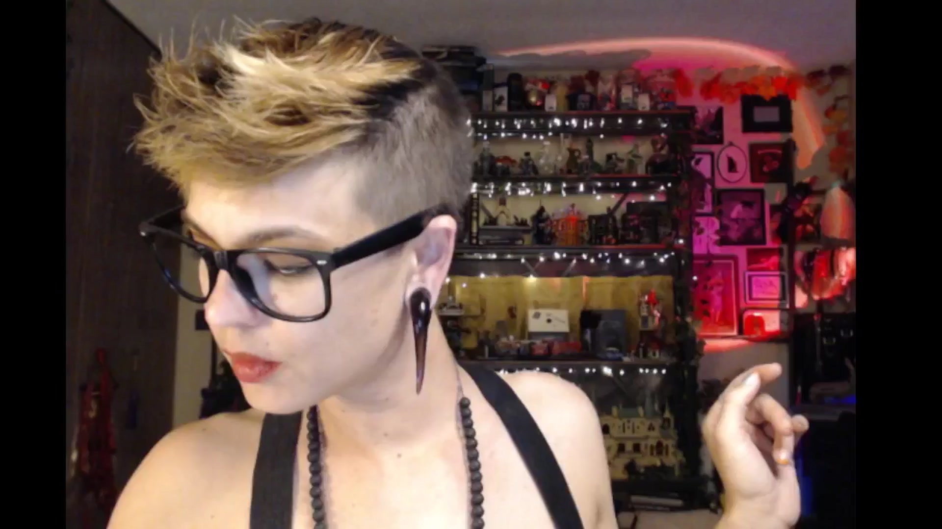 Gallery image thumbnail from Ancored's myfreecams stream on, 09/15/2024, 01:20 image 1 of 20