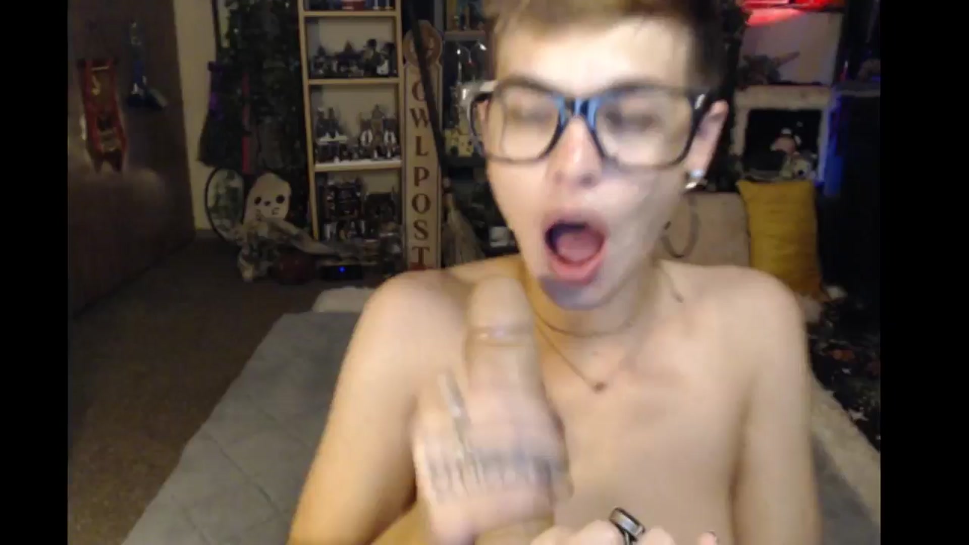 Gallery image thumbnail from Ancored's myfreecams stream on, 09/26/2024, 01:16 image 17 of 20