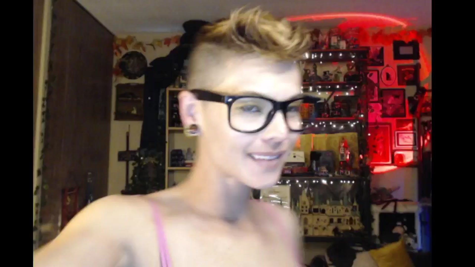 Gallery image thumbnail from Ancored's myfreecams stream on, 10/08/2024, 01:32 image 9 of 20