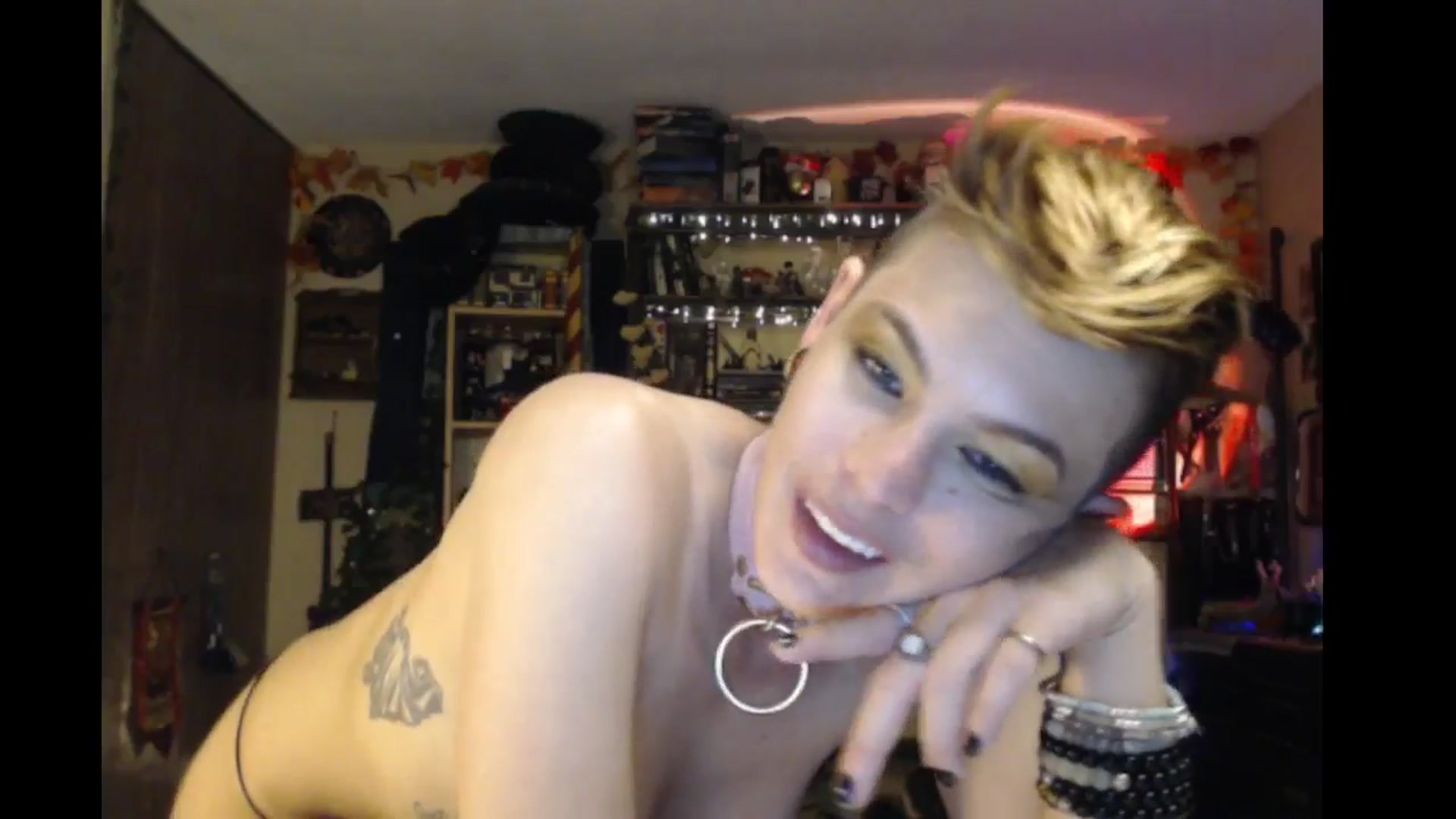 Gallery image thumbnail from Ancored's myfreecams stream on, 10/08/2024, 02:57 image 15 of 20
