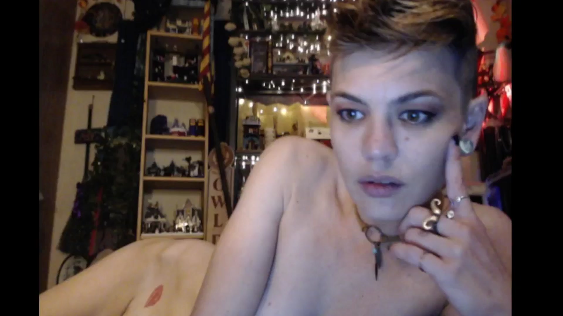 Gallery image thumbnail from Ancored's myfreecams stream on, 10/09/2024, 03:05 image 4 of 20