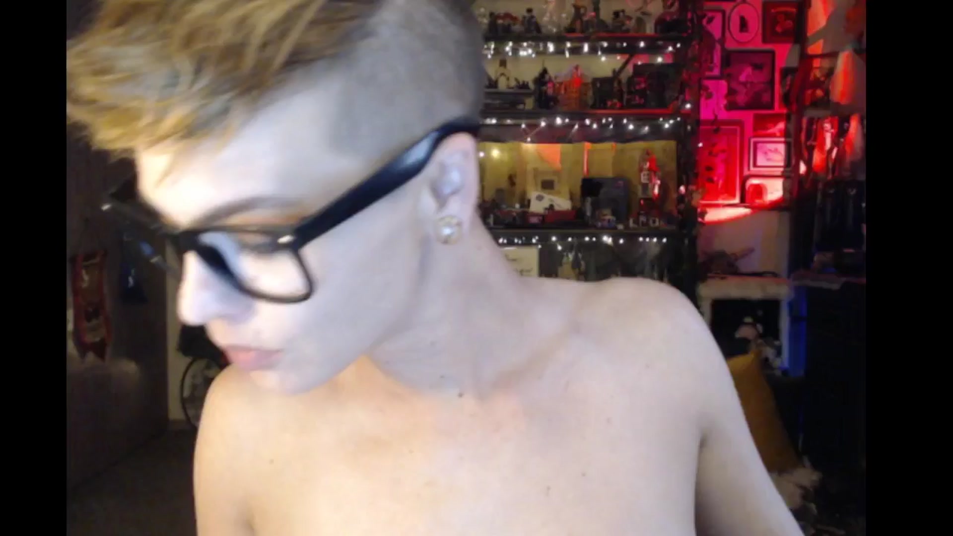 Gallery image thumbnail from Ancored's myfreecams stream on, 10/13/2024, 19:20 image 17 of 20