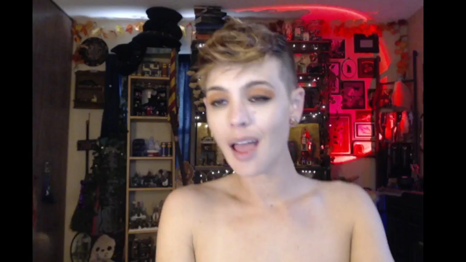 Gallery image thumbnail from Ancored's myfreecams stream on, 10/13/2024, 19:20 image 5 of 20