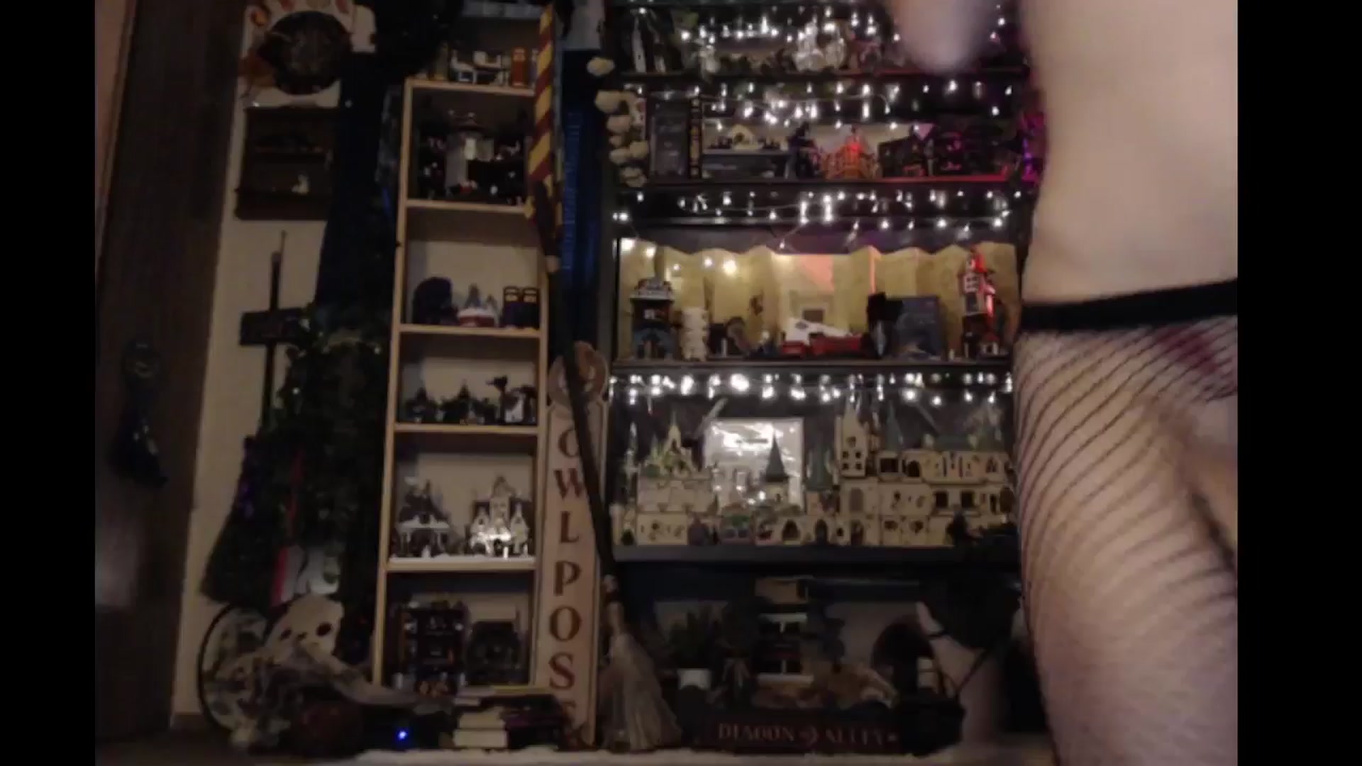 Gallery image thumbnail from Ancored's myfreecams stream on, 10/14/2024, 23:57 image 4 of 20