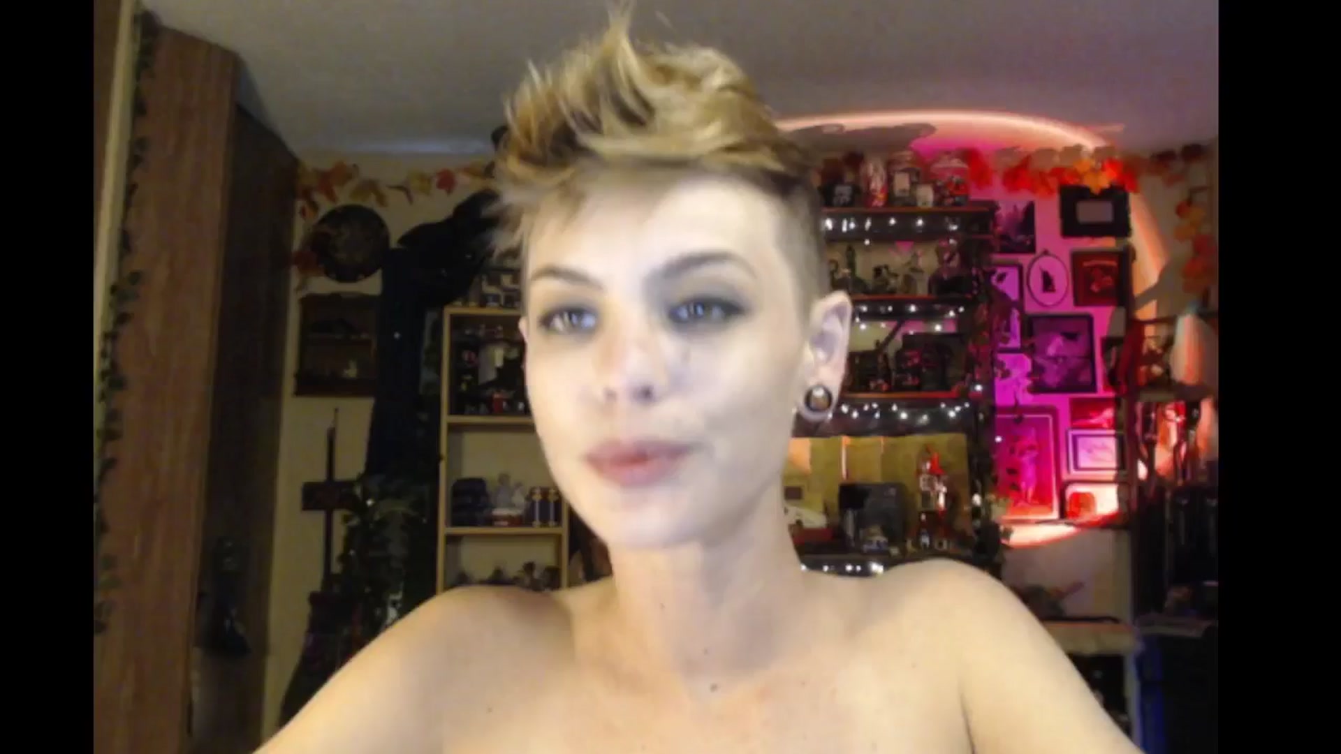 Gallery image thumbnail from Ancored's myfreecams stream on, 10/14/2024, 23:57 image 19 of 20