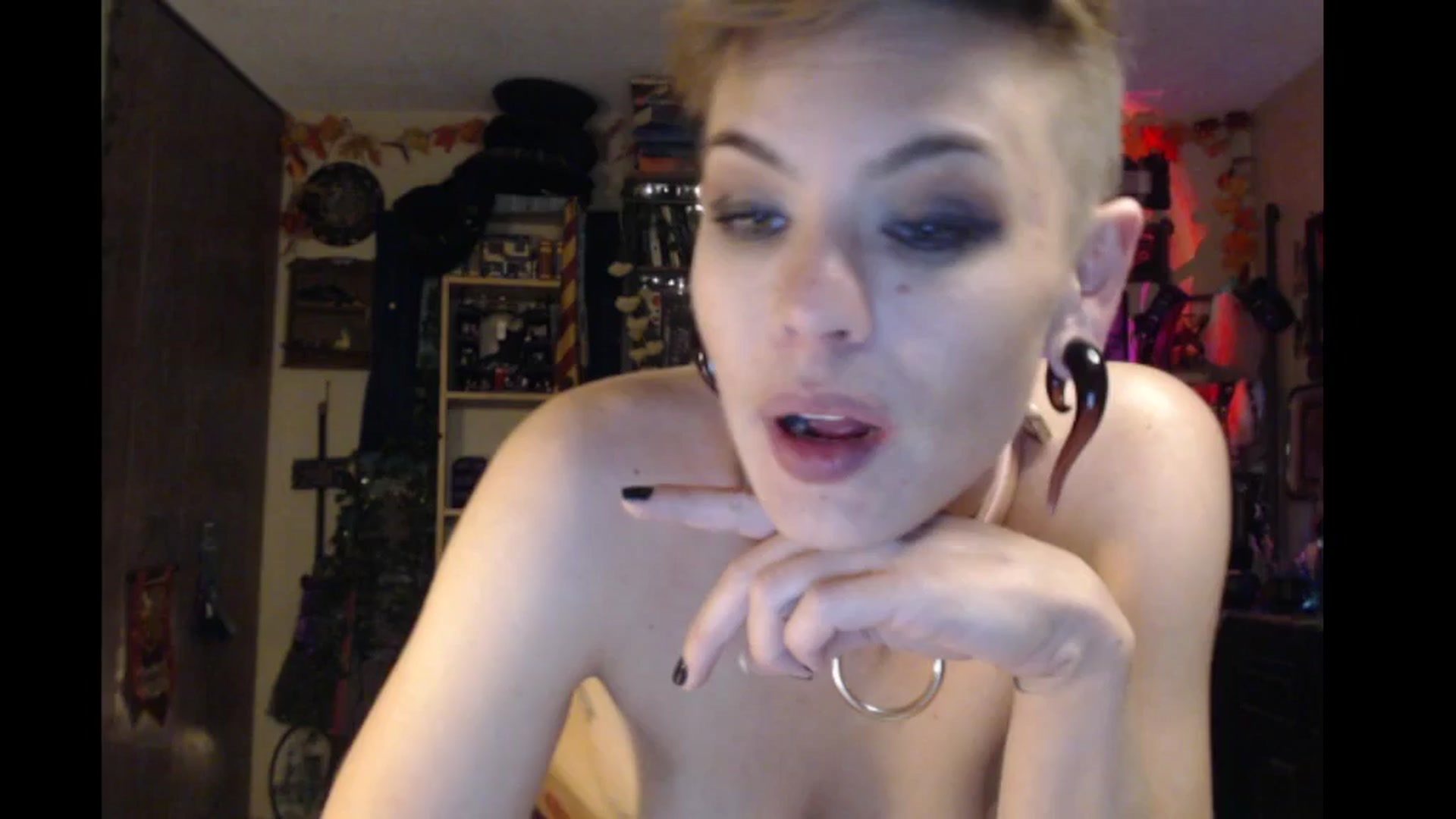 Gallery image thumbnail from Ancored's myfreecams stream on, 10/16/2024, 02:37 image 17 of 20