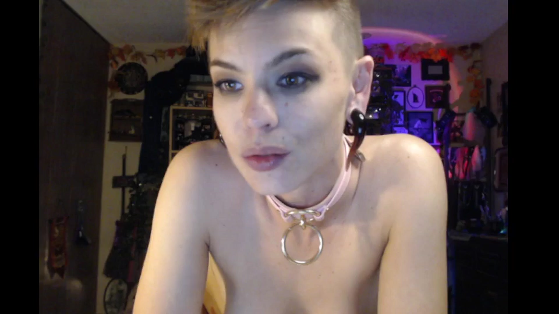 Gallery image thumbnail from Ancored's myfreecams stream on, 10/16/2024, 02:37 image 19 of 20