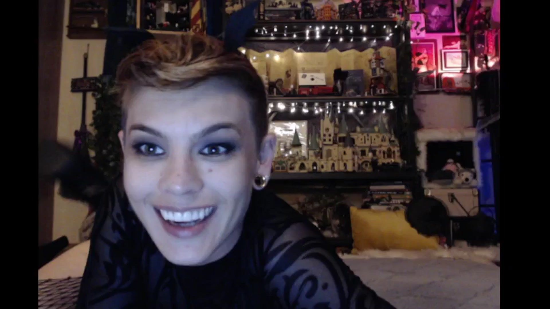 Gallery image thumbnail from Ancored's myfreecams stream on, 10/21/2024, 24:00 image 9 of 20