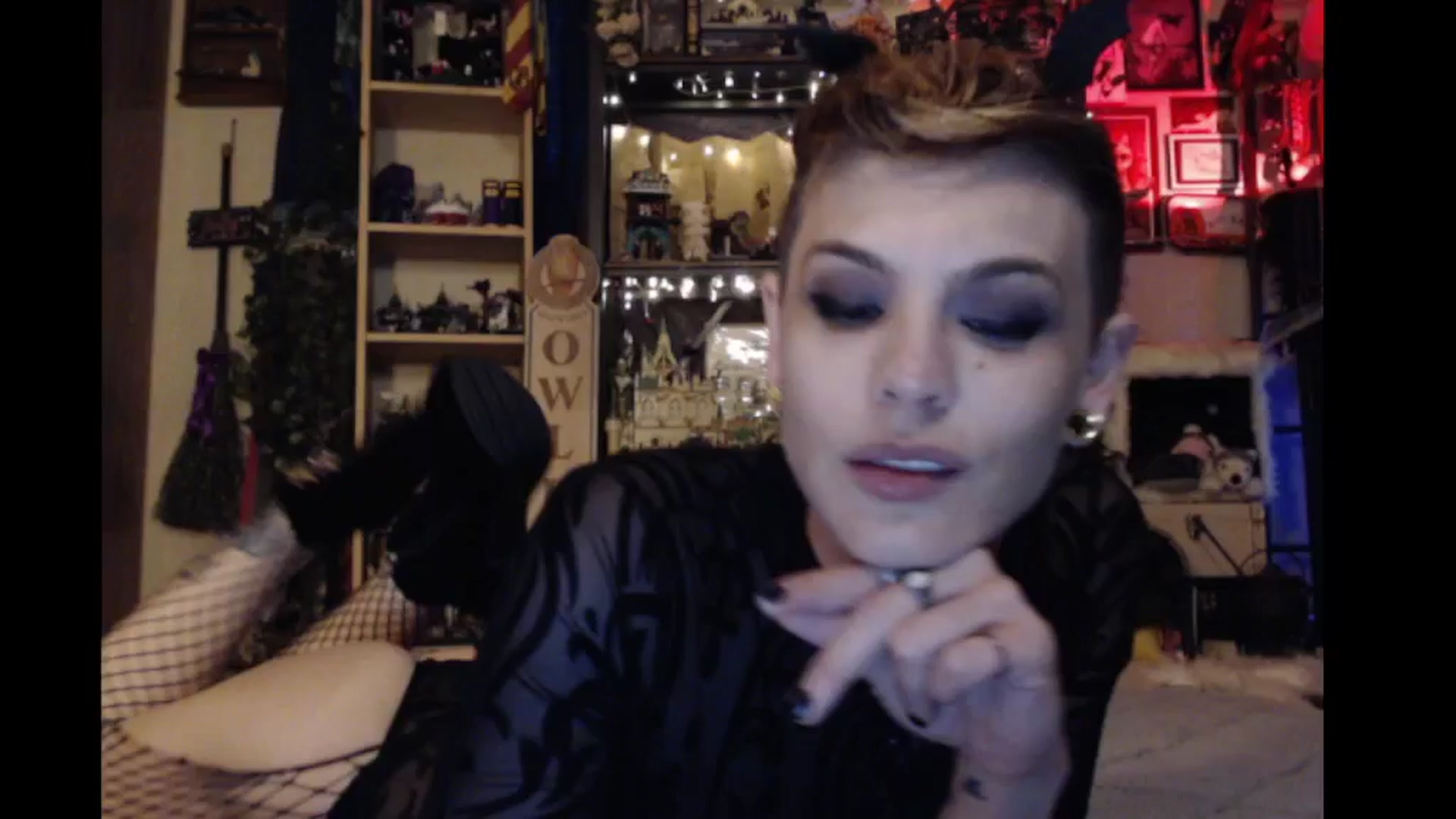Gallery image thumbnail from Ancored's myfreecams stream on, 10/21/2024, 24:00 image 10 of 20