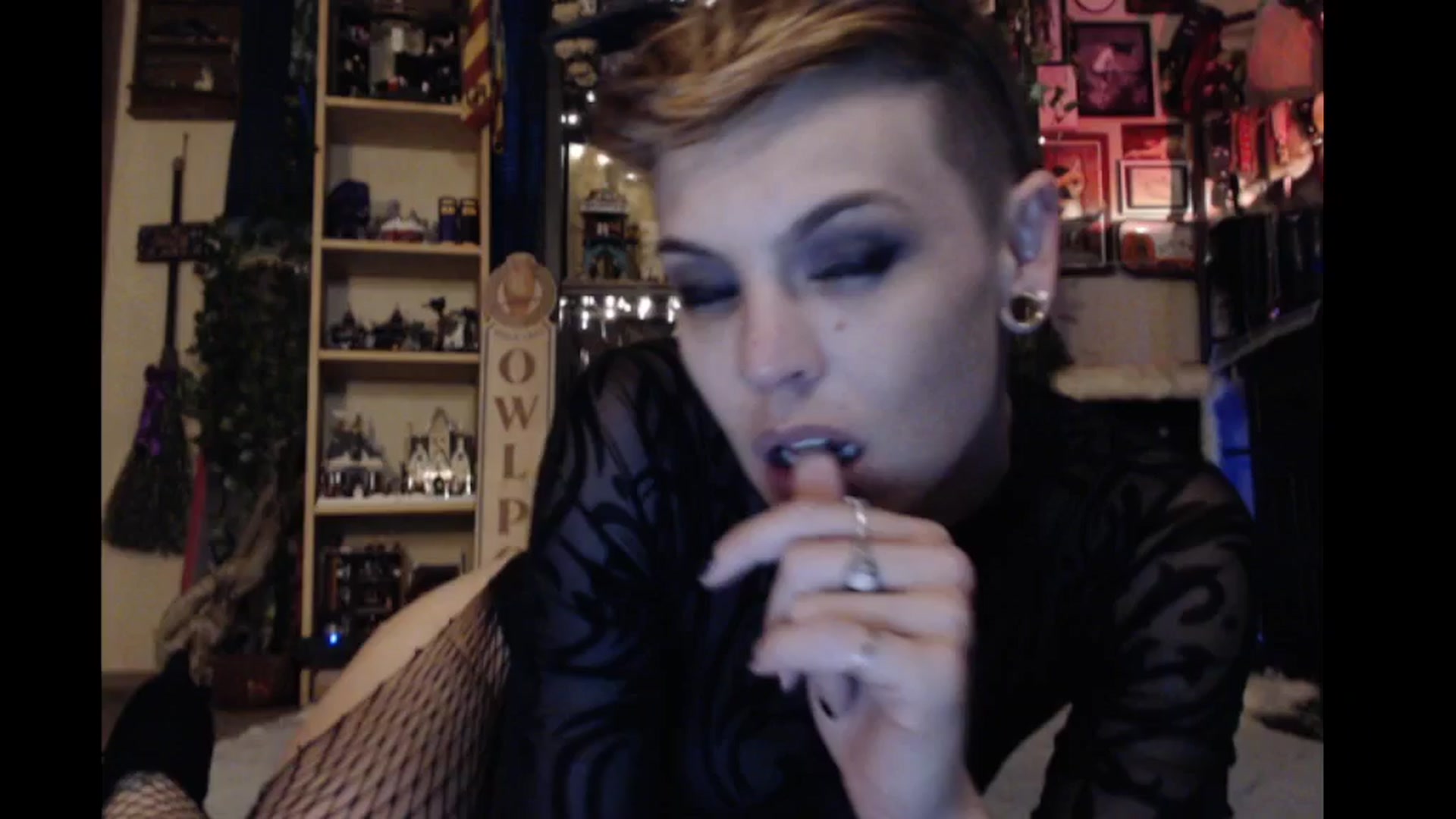 Gallery image thumbnail from Ancored's myfreecams stream on, 10/21/2024, 24:00 image 5 of 20