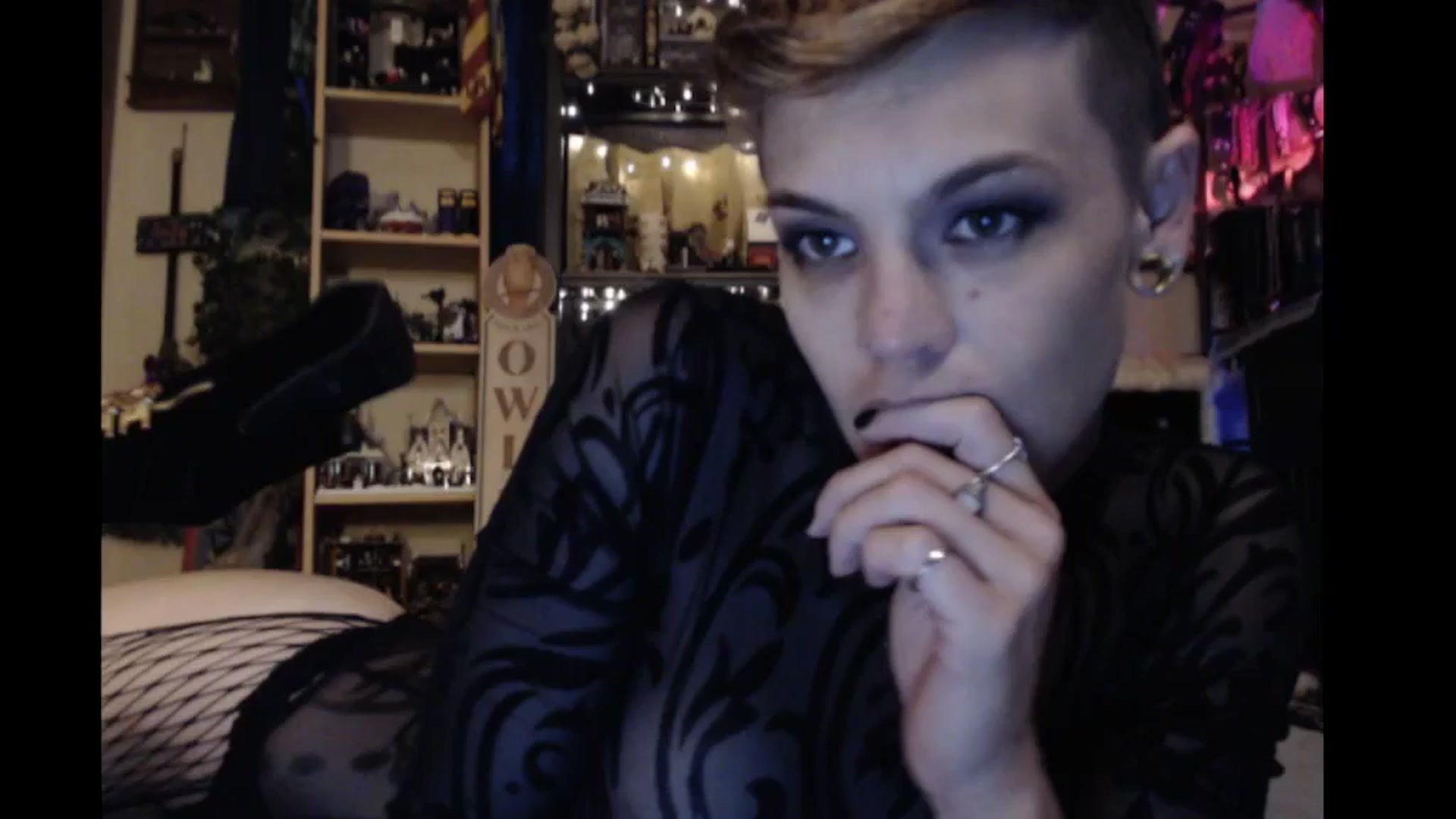 Gallery image thumbnail from Ancored's myfreecams stream on, 10/21/2024, 24:00 image 2 of 20