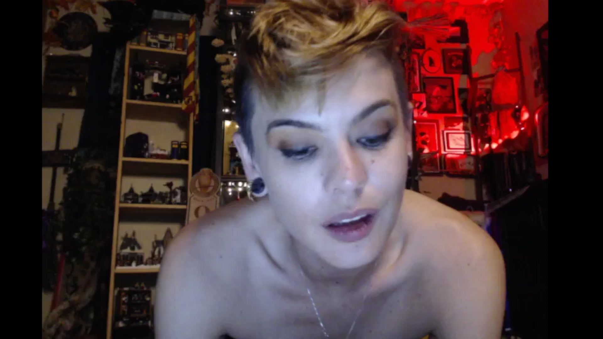 Gallery image thumbnail from Ancored's myfreecams stream on, 11/07/2024, 03:26 image 10 of 20
