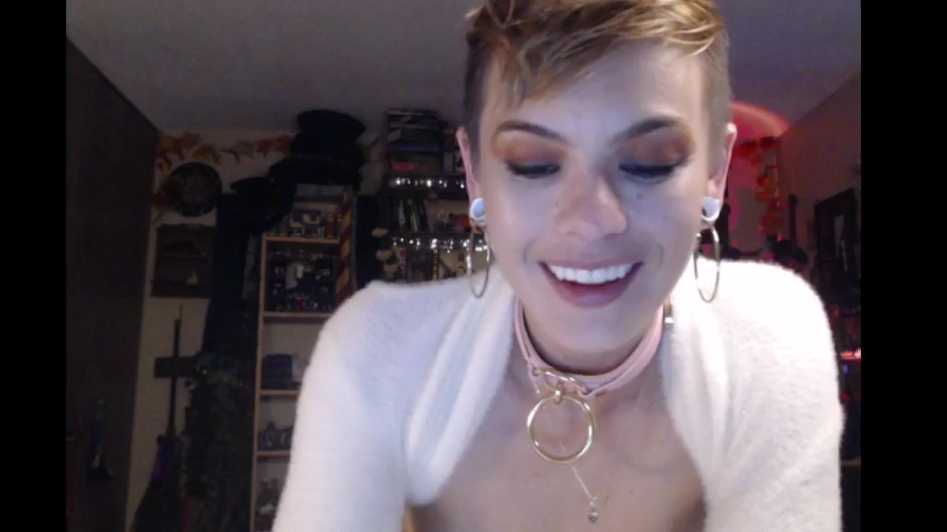 Gallery image thumbnail from Ancored's myfreecams stream on, 11/08/2024, 01:35 image 12 of 20