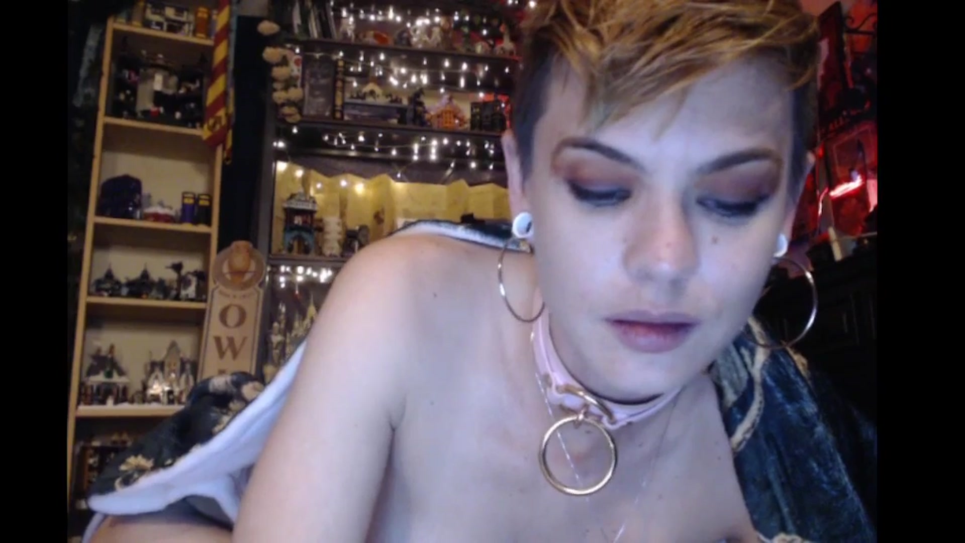 Gallery image thumbnail from Ancored's myfreecams stream on, 11/08/2024, 02:20 image 17 of 20