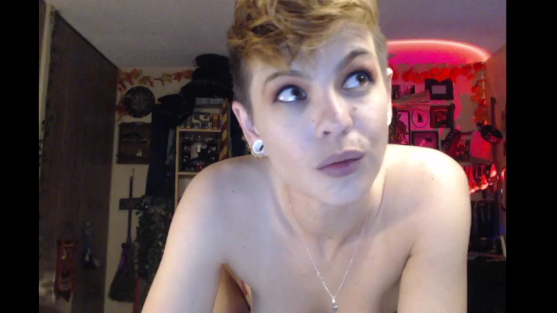 Gallery image thumbnail from Ancored's myfreecams stream on, 11/09/2024, 24:09 image 16 of 20