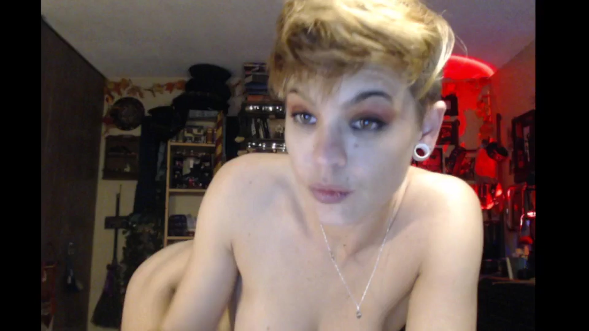 Gallery image thumbnail from Ancored's myfreecams stream on, 11/09/2024, 24:09 image 13 of 20
