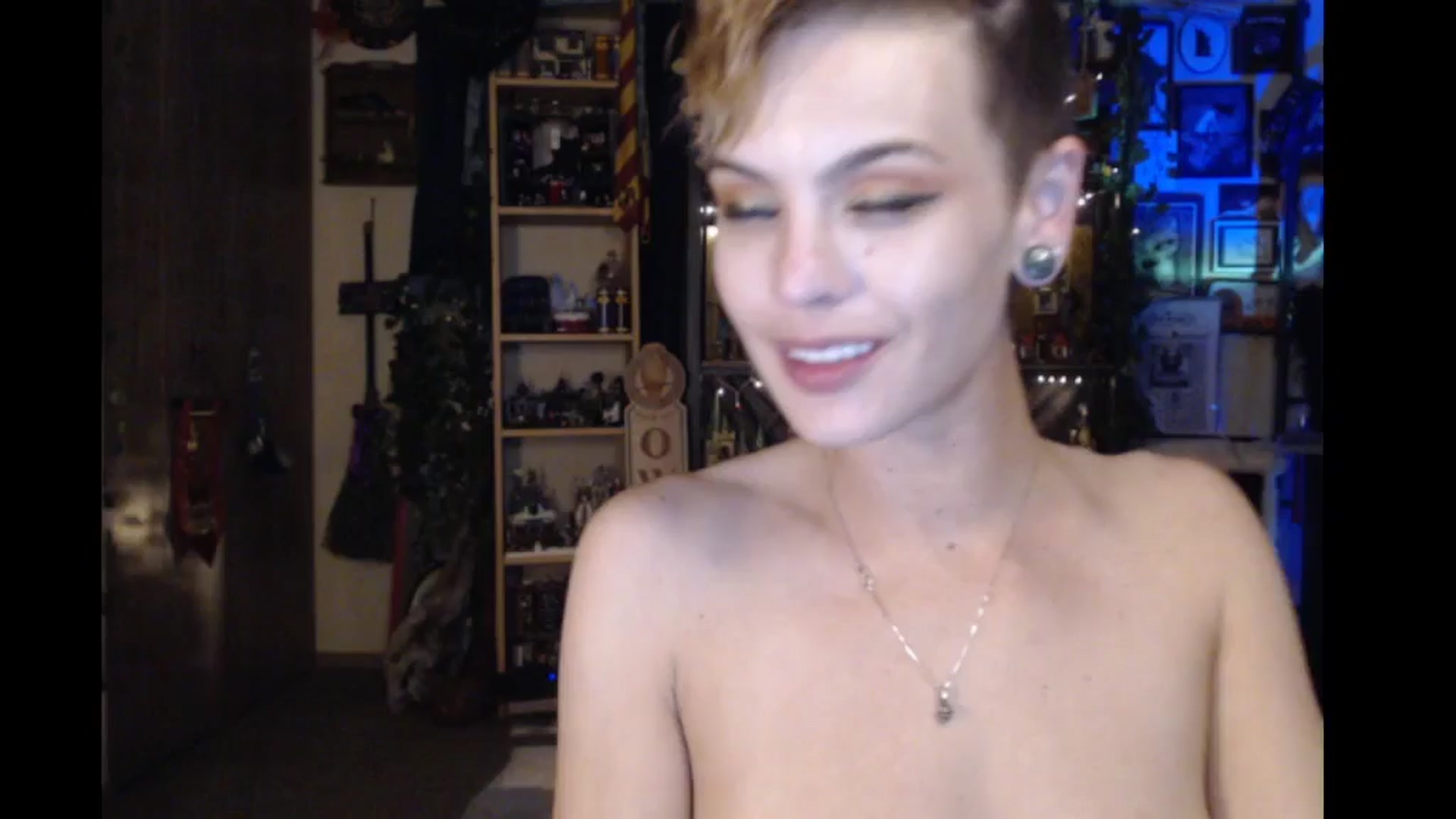 Gallery image thumbnail from Ancored's myfreecams stream on, 11/13/2024, 01:42 image 16 of 20