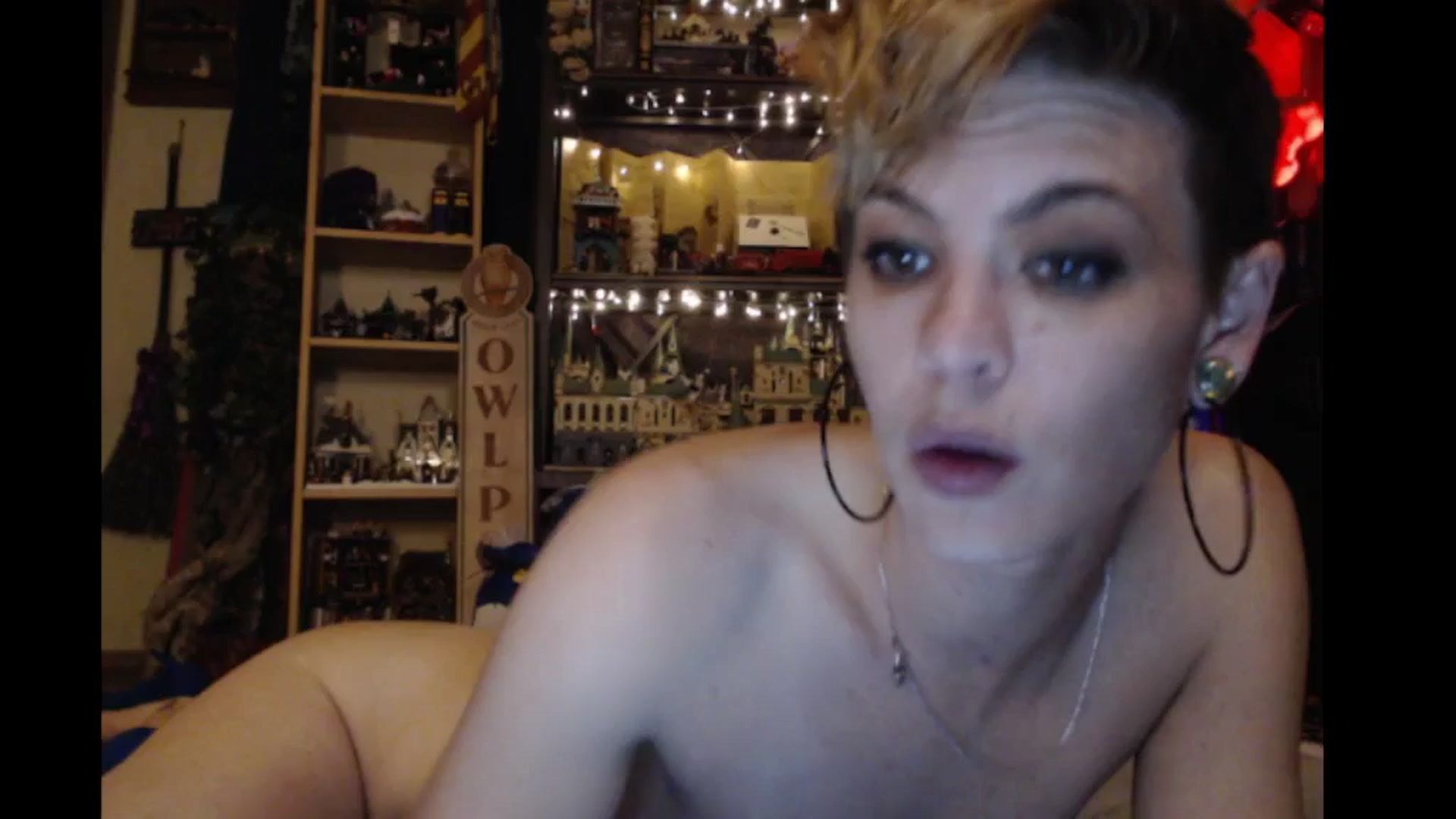 Gallery image thumbnail from Ancored's myfreecams stream on, 11/14/2024, 24:25 image 13 of 20