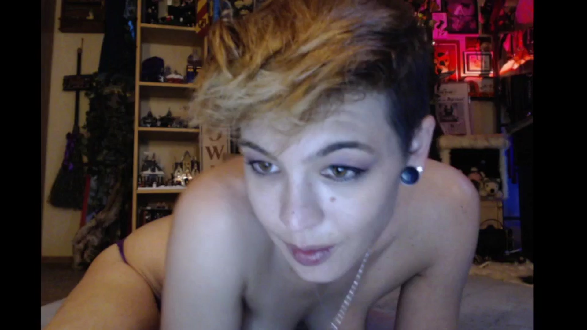 Gallery image thumbnail from Ancored's myfreecams stream on, 11/14/2024, 20:05 image 6 of 20