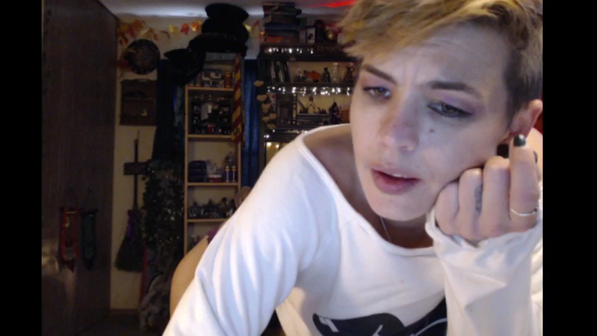 Gallery image thumbnail from Ancored's myfreecams stream on, 11/14/2024, 21:27 image 1 of 20