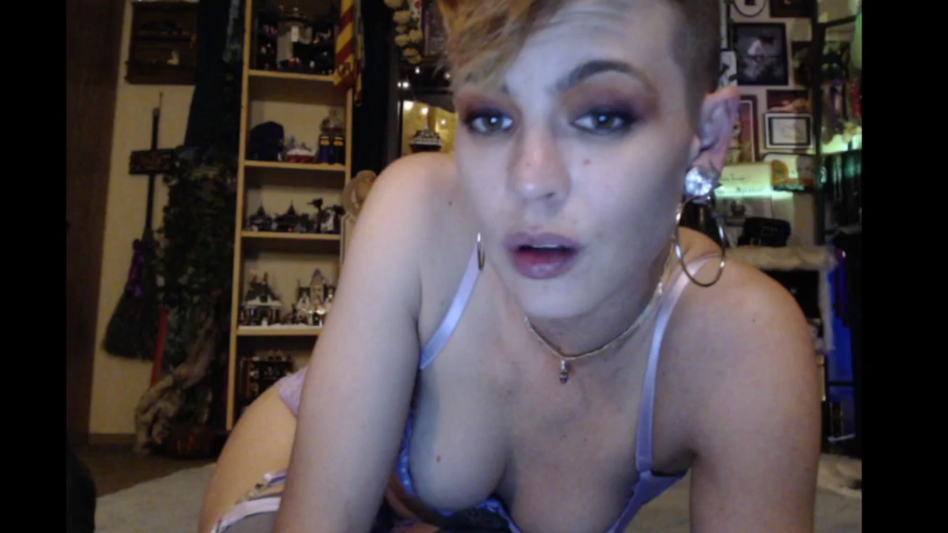 Gallery image thumbnail from Ancored's myfreecams stream on, 11/21/2024, 01:31 image 6 of 20