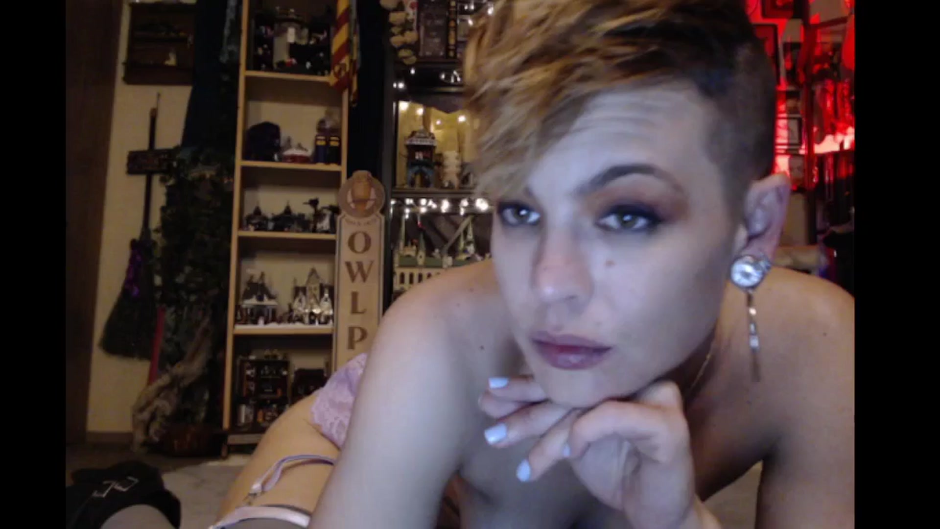 Gallery image thumbnail from Ancored's myfreecams stream on, 11/21/2024, 01:31 image 8 of 20