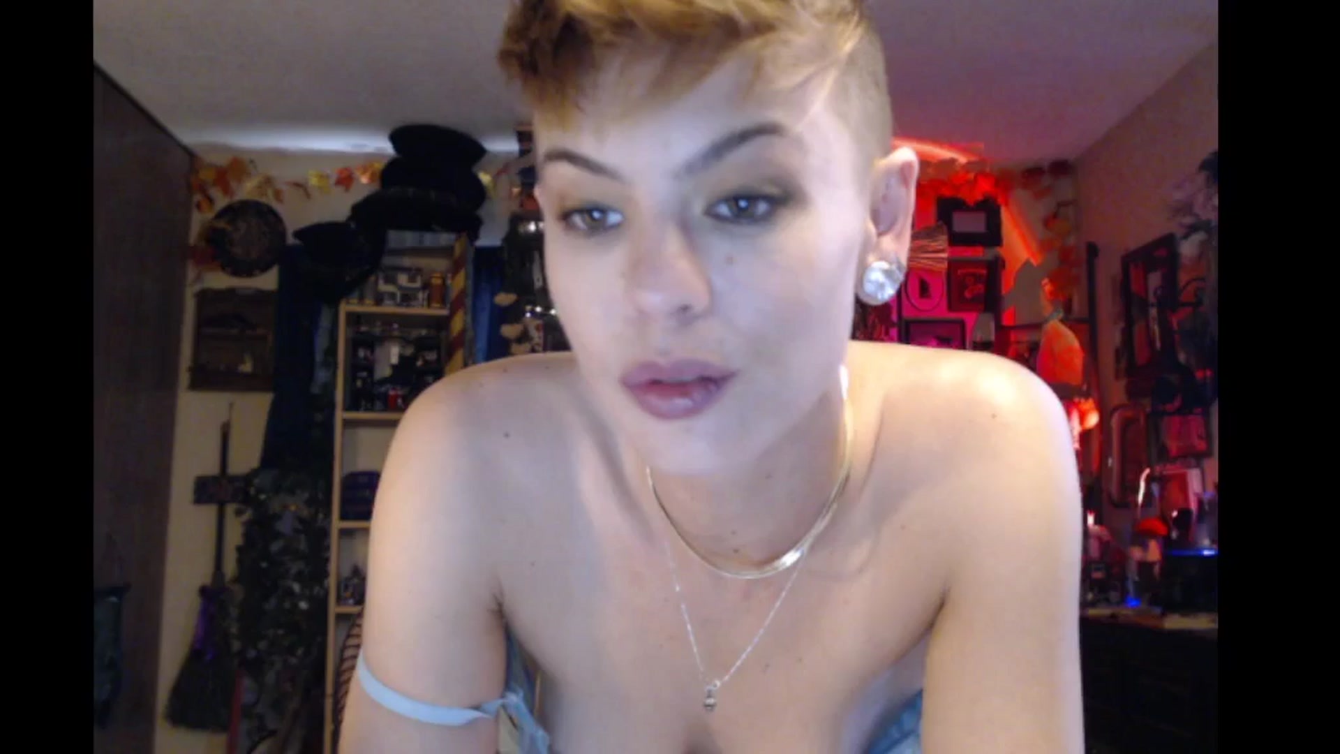 Gallery image thumbnail from Ancored's myfreecams stream on, 11/24/2024, 20:49 image 13 of 20