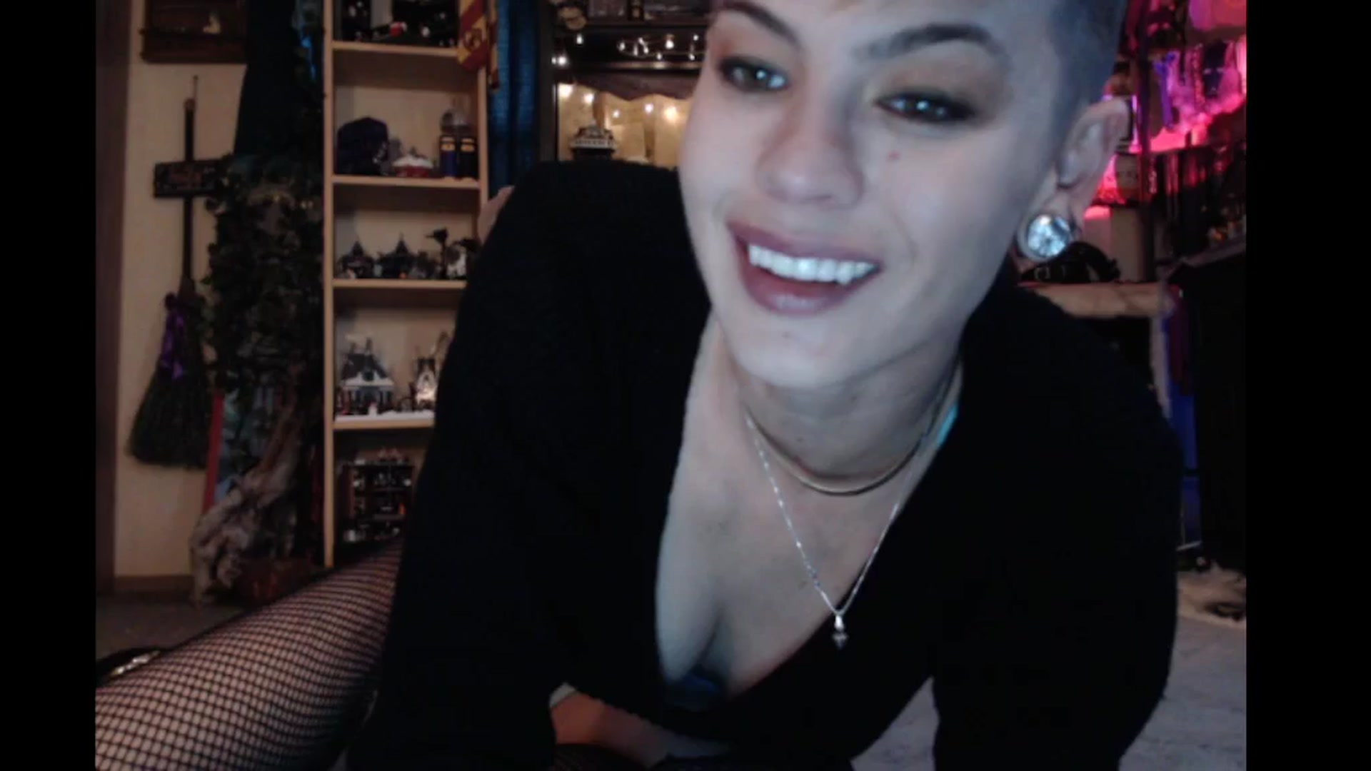 Gallery image thumbnail from Ancored's myfreecams stream on, 11/24/2024, 20:49 image 4 of 20