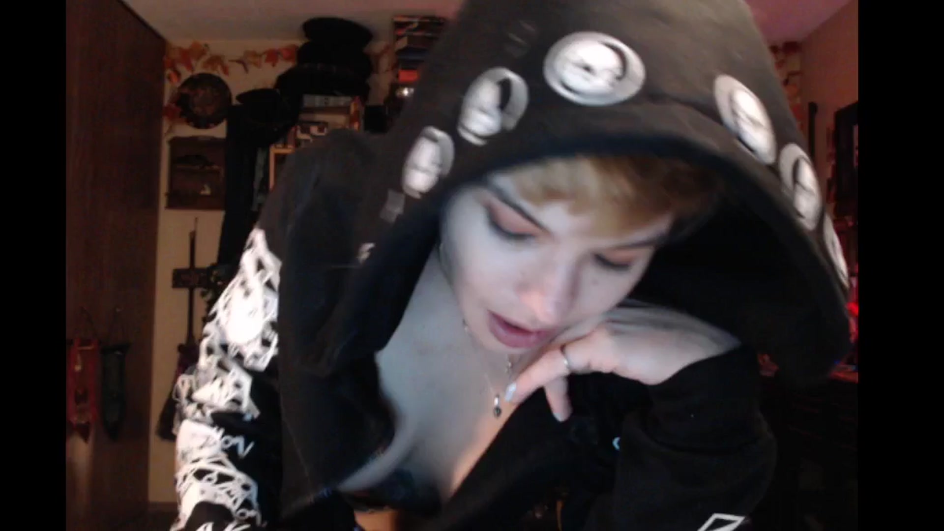 Gallery image thumbnail from Ancored's myfreecams stream on, 11/27/2024, 02:31 image 11 of 20