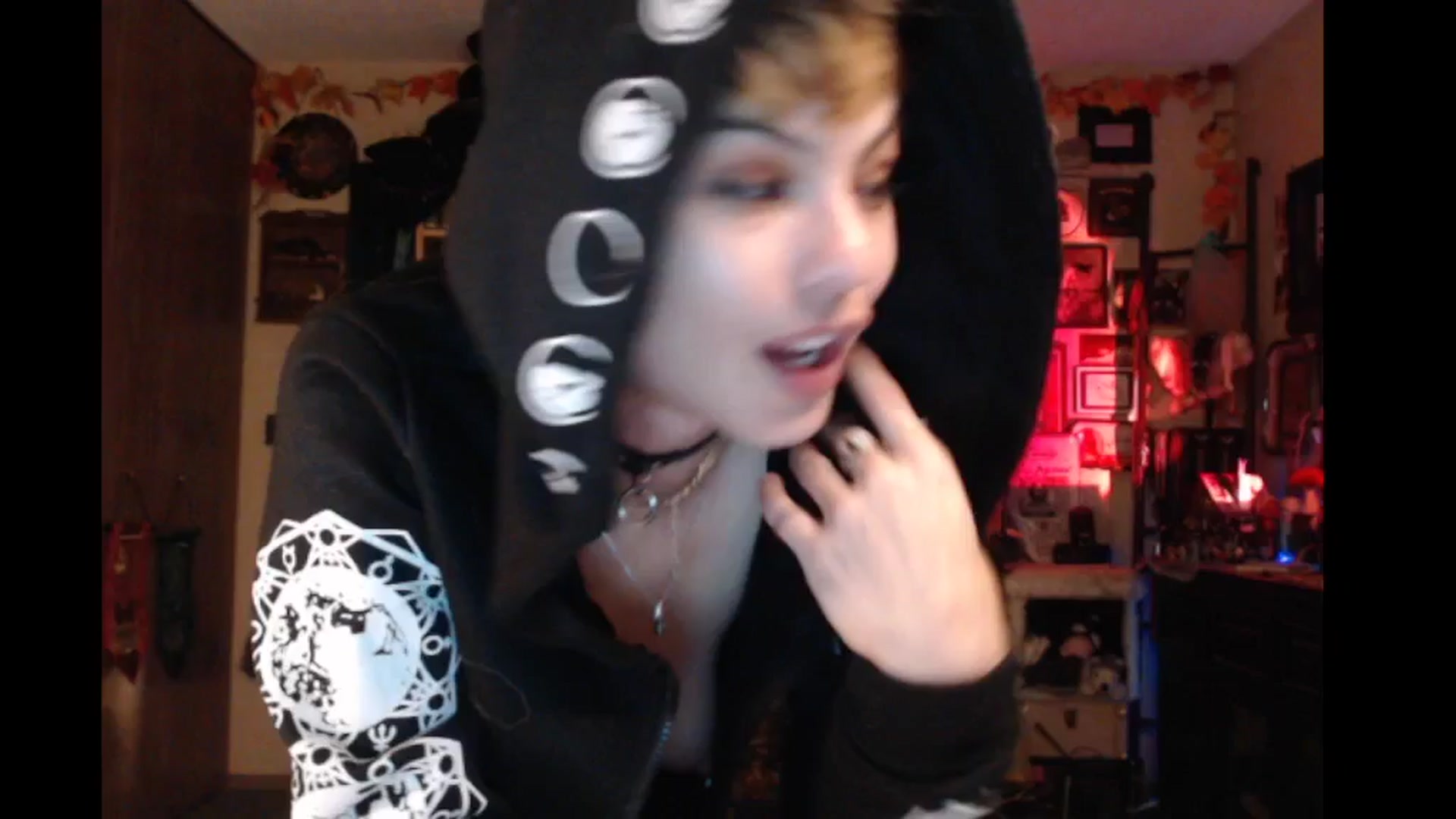 Gallery image thumbnail from Ancored's myfreecams stream on, 11/27/2024, 02:31 image 8 of 20
