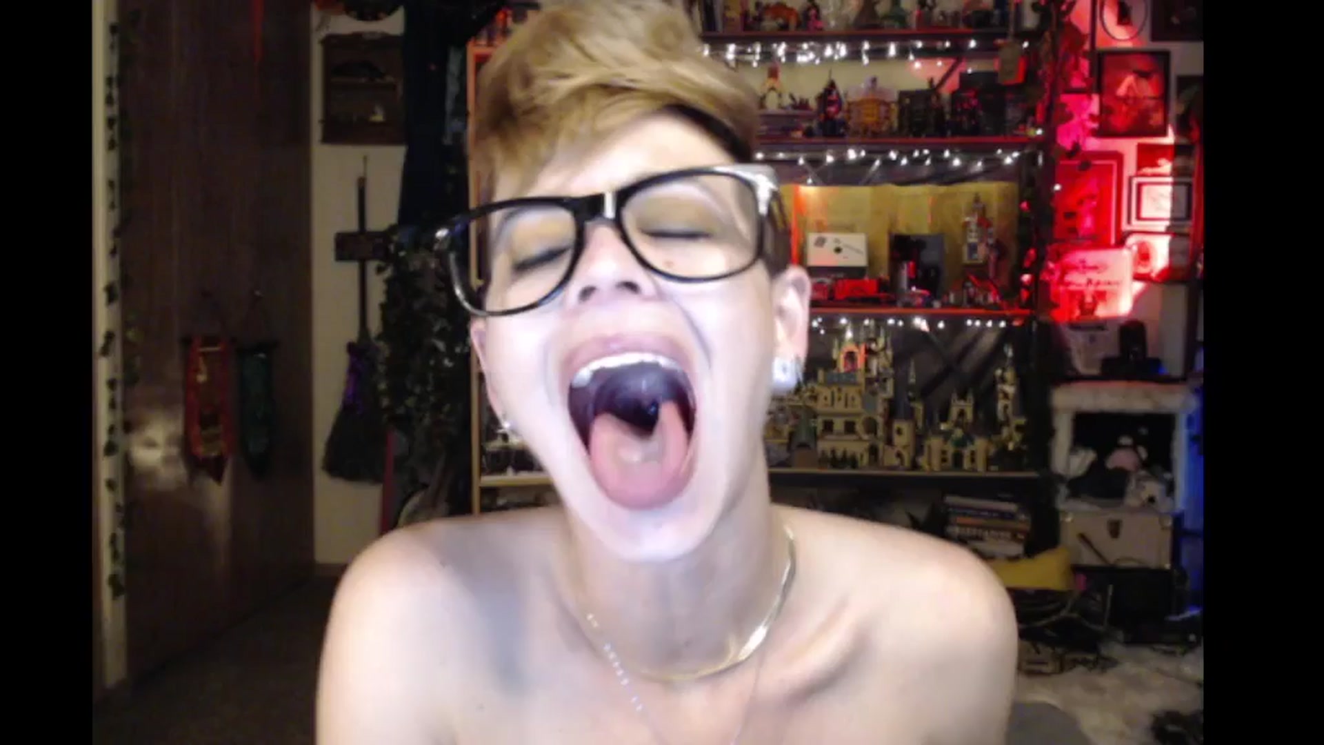 Gallery image thumbnail from Ancored's myfreecams stream on, 11/28/2024, 02:05 image 7 of 20