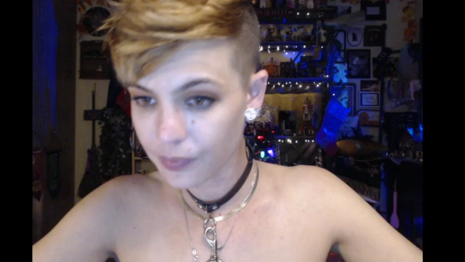 Gallery image thumbnail from Ancored's myfreecams stream on, 11/30/2024, 01:49 image 13 of 20