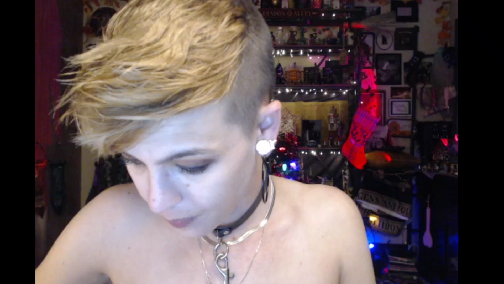 Gallery image thumbnail from Ancored's myfreecams stream on, 11/30/2024, 01:49 image 12 of 20