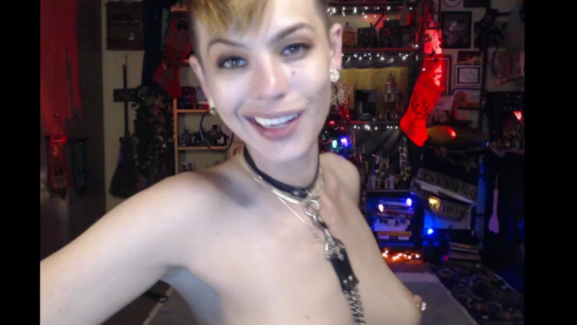 Gallery image thumbnail from Ancored's myfreecams stream on, 11/30/2024, 01:49 image 4 of 20
