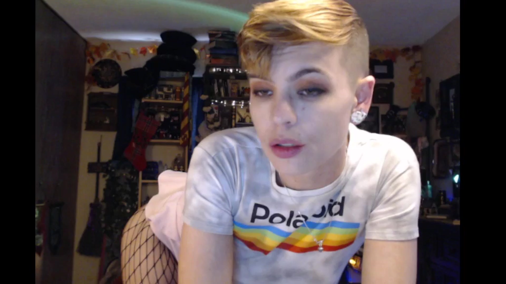 Gallery image thumbnail from Ancored's myfreecams stream on, 11/30/2024, 20:29 image 13 of 20