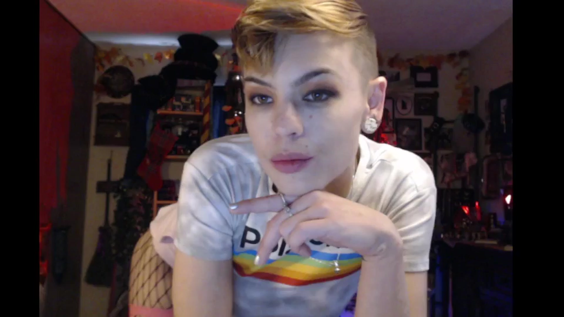 Gallery image thumbnail from Ancored's myfreecams stream on, 11/30/2024, 20:29 image 10 of 20