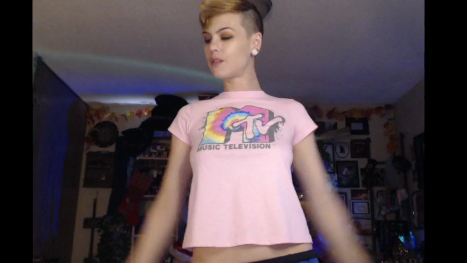 Gallery image thumbnail from Ancored's myfreecams stream on, 11/30/2024, 21:27 image 7 of 20