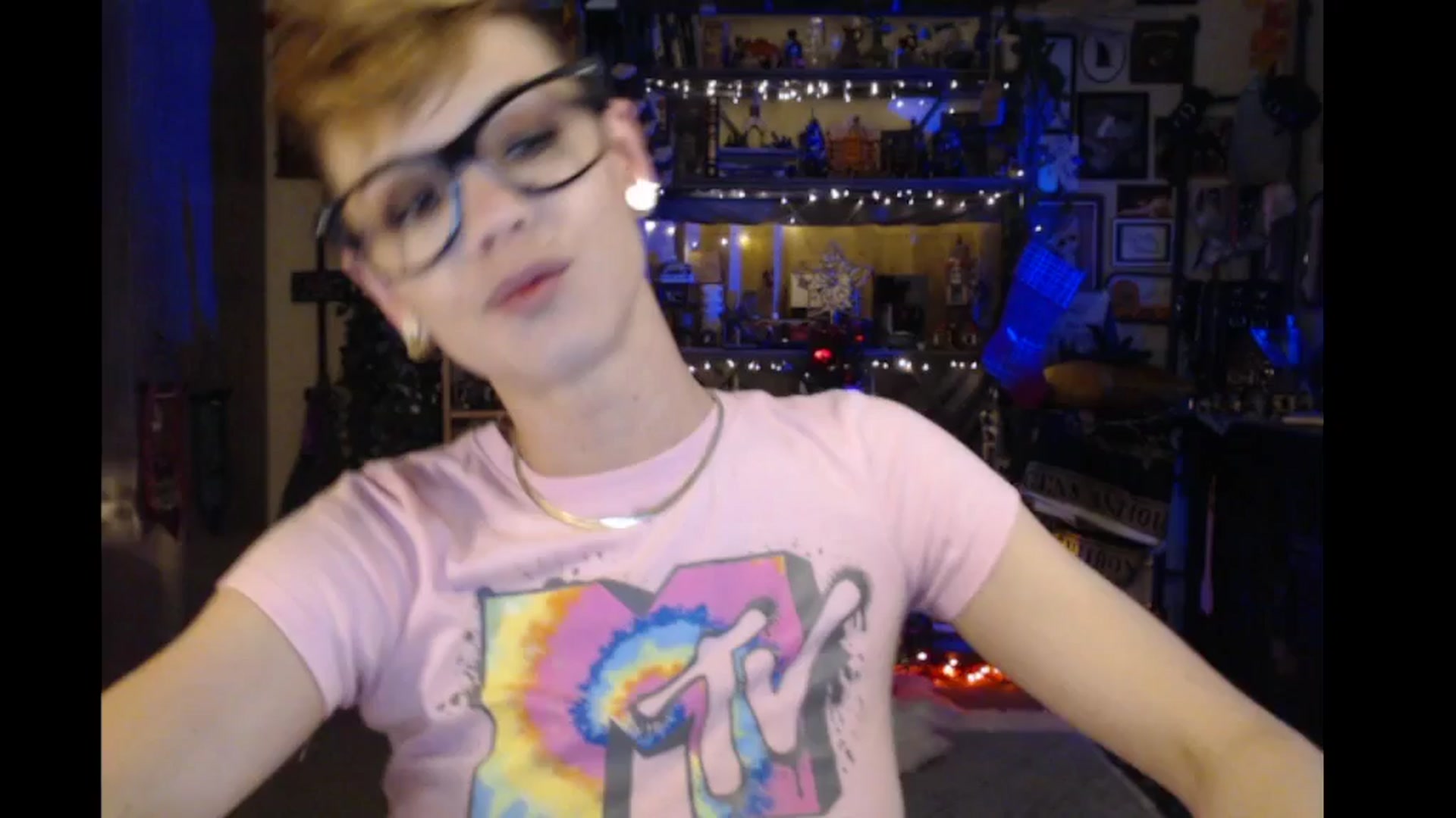 Gallery image thumbnail from Ancored's myfreecams stream on, 11/30/2024, 21:27 image 15 of 20