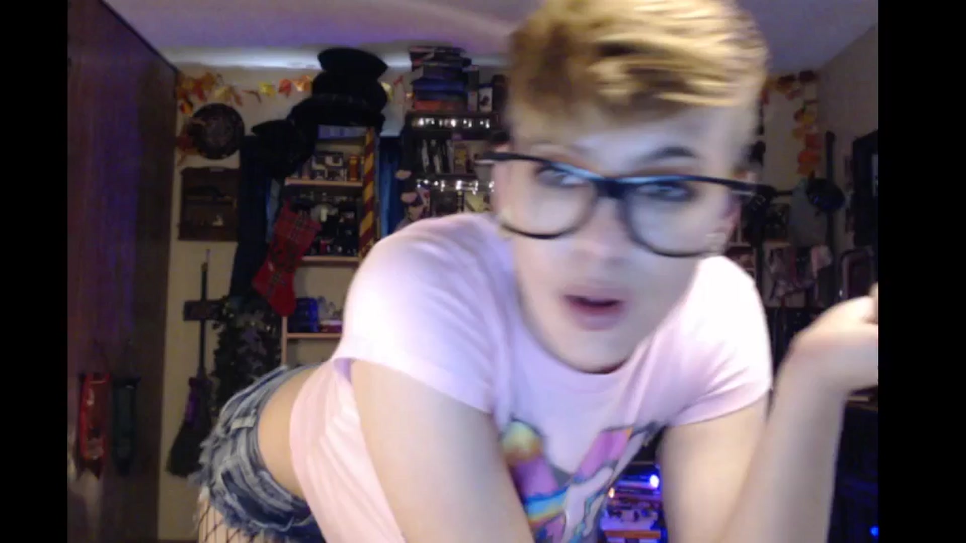 Gallery image thumbnail from Ancored's myfreecams stream on, 11/30/2024, 22:03 image 10 of 20
