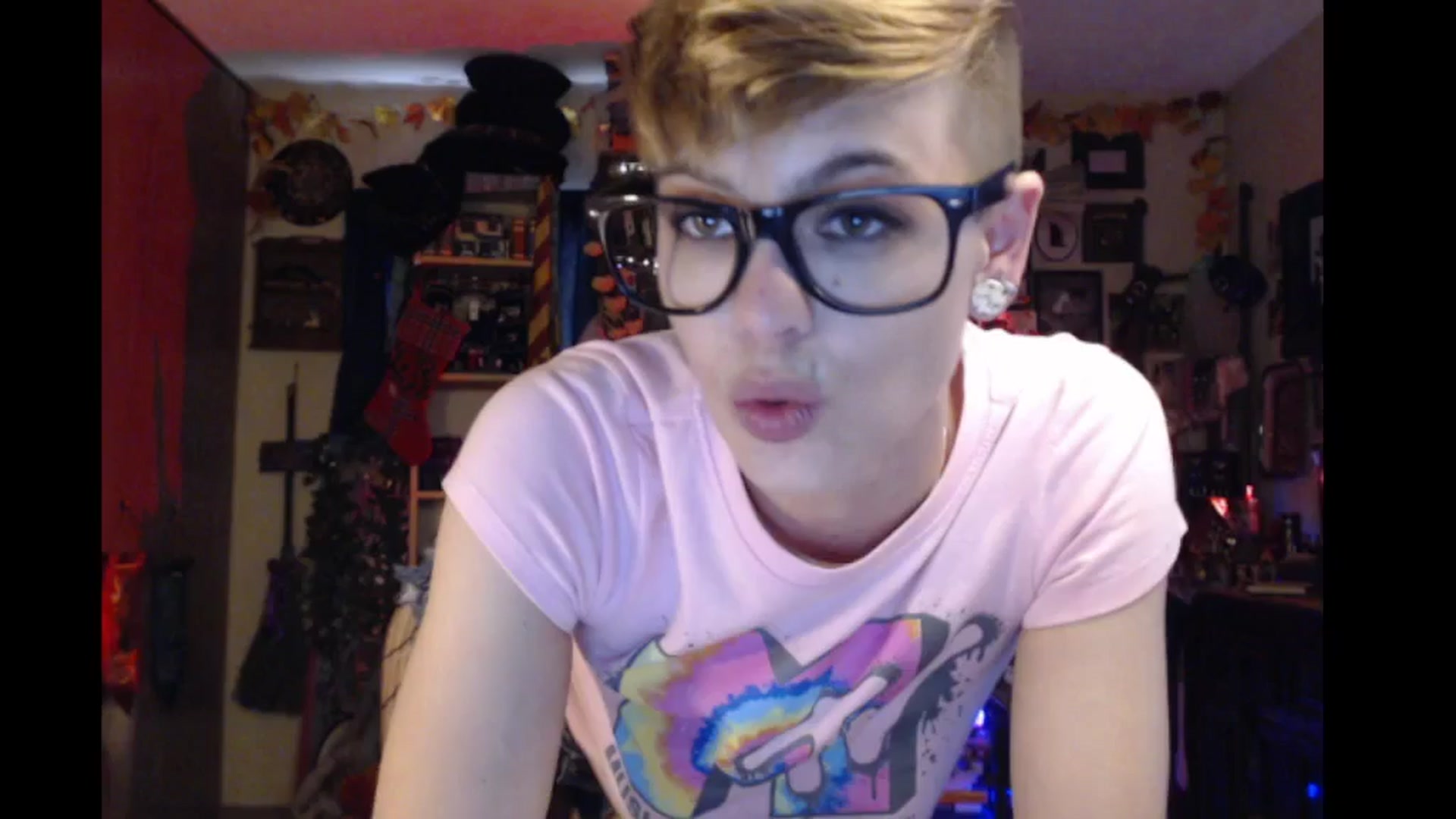 Gallery image thumbnail from Ancored's myfreecams stream on, 11/30/2024, 22:03 image 4 of 20