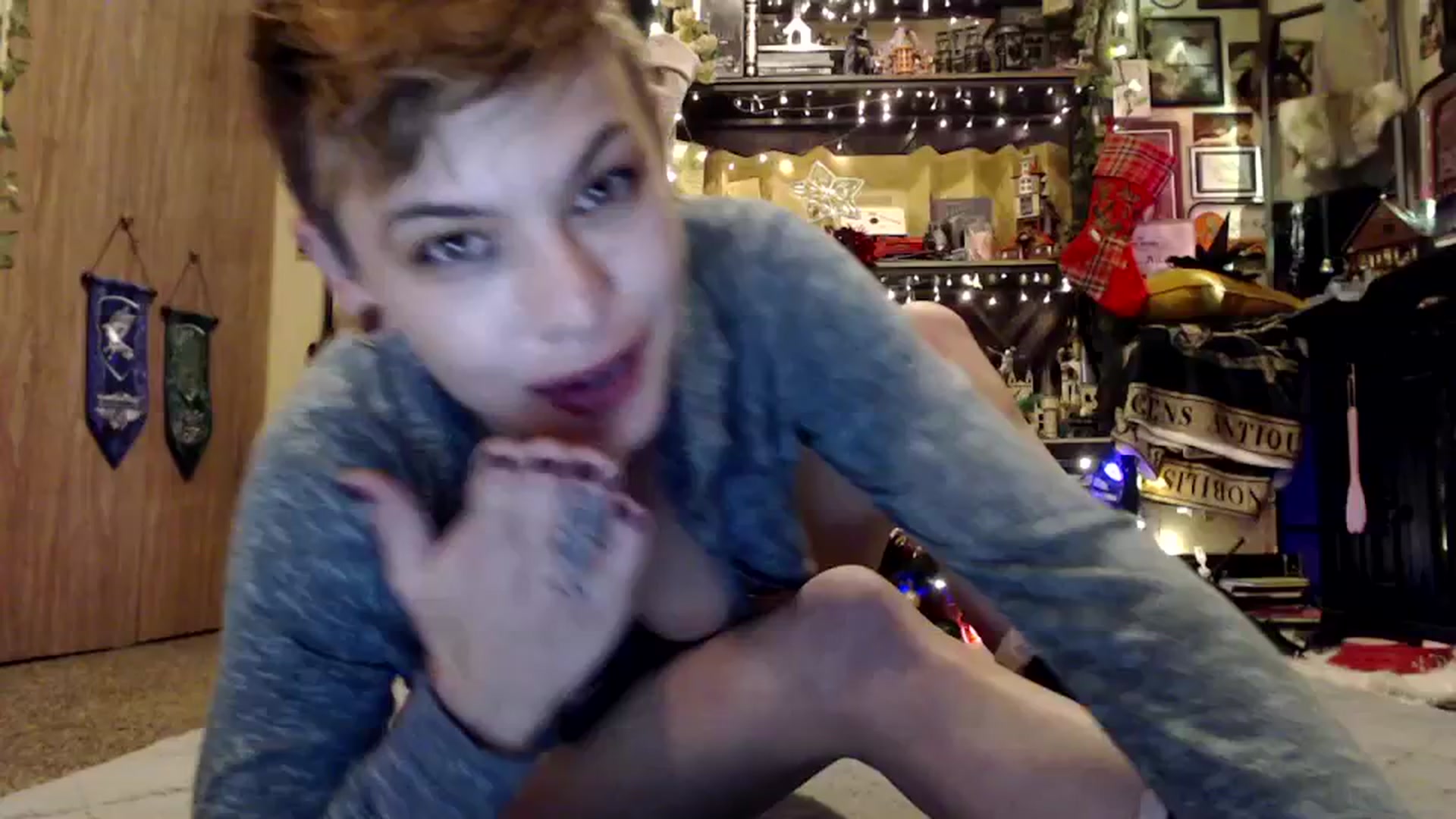 Gallery image thumbnail from Ancored's myfreecams stream on, 12/17/2024, 24:28 image 10 of 20
