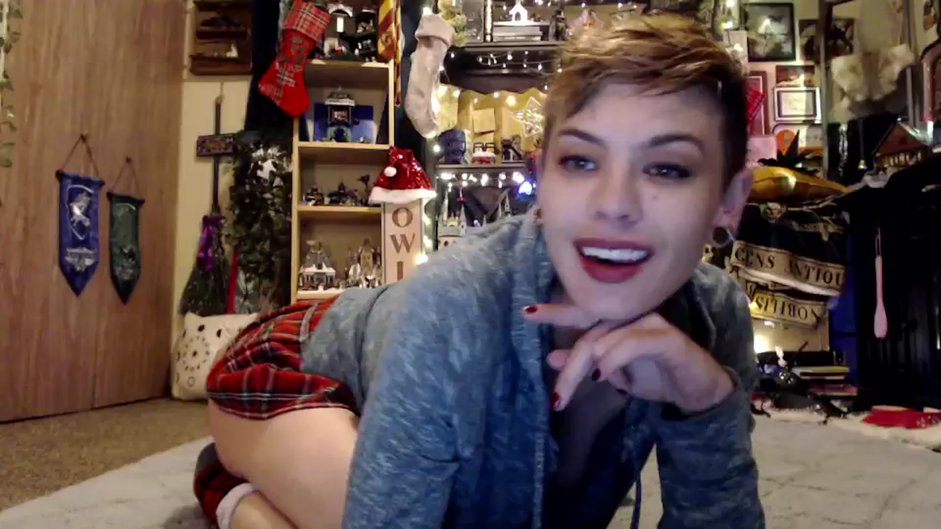 Gallery image thumbnail from Ancored's myfreecams stream on, 12/17/2024, 24:28 image 5 of 20